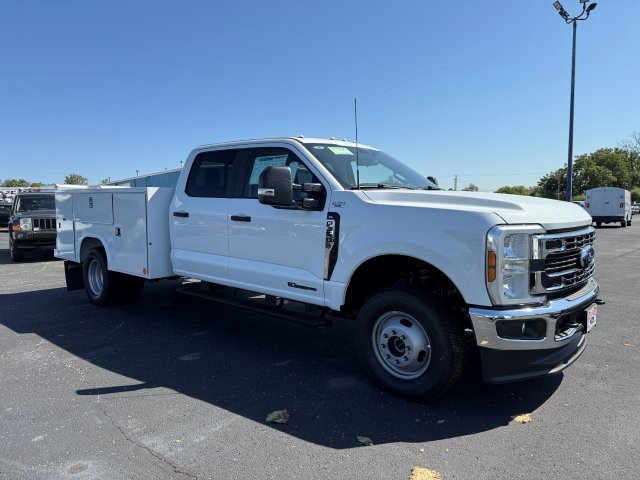 2025 Ford F-350 Super Duty Chassis Cab XL's photo