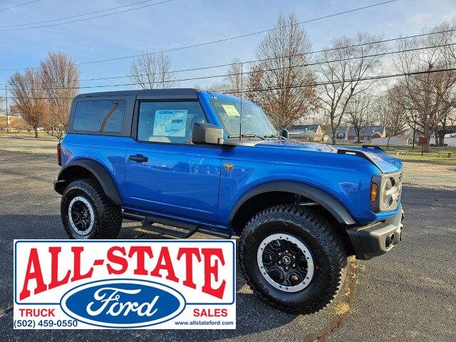 2023 Ford Bronco Badlands photo 2