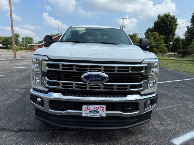 2025 Ford F-350 XLT photo 2
