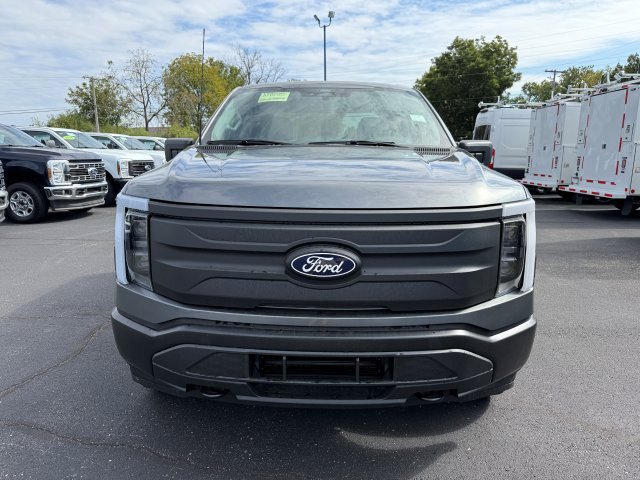 2025 Ford F-150 Lightning photo 2