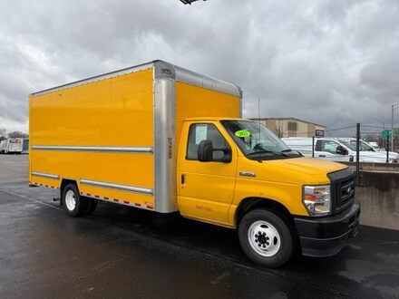 2022 Ford E-350 Cutaway Base Truck