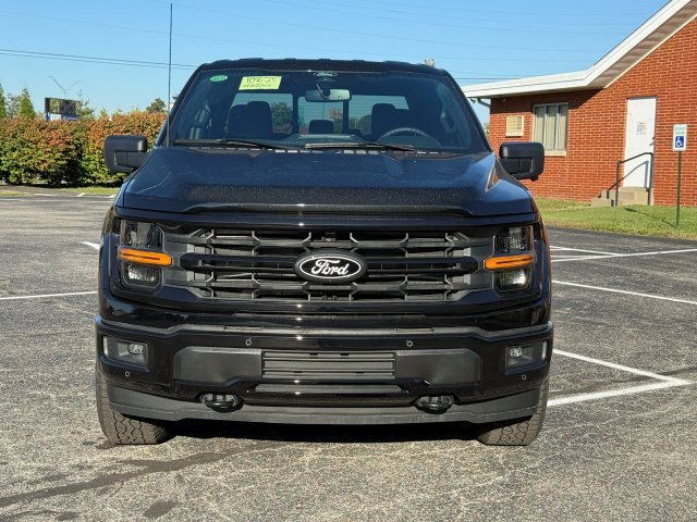 2025 Ford F-150 XLT photo 2