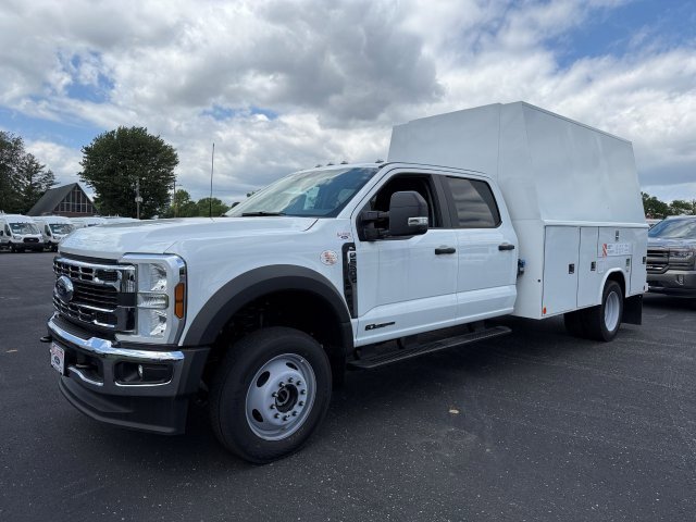 2024 Ford F-550 photo 3