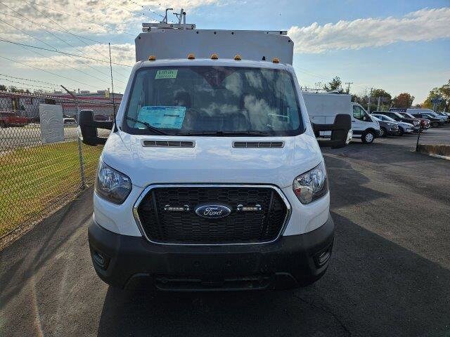 2024 Ford Transit Cutaway photo 3