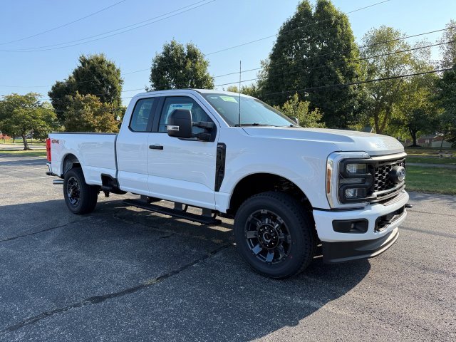 2026 Ford F-350 Super Duty XL's photo