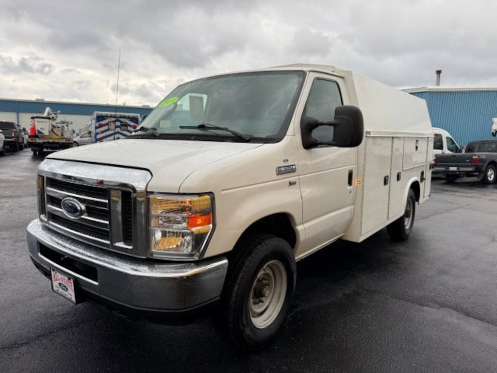Used 2019 Ford E-350 Cutaway Base Truck