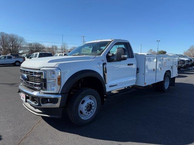 2024 Ford F-550 photo 4