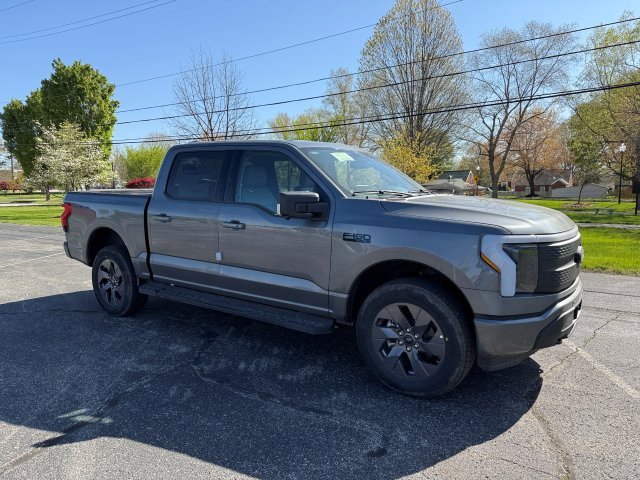 2025 Ford F-150 Lightning Flash's photo