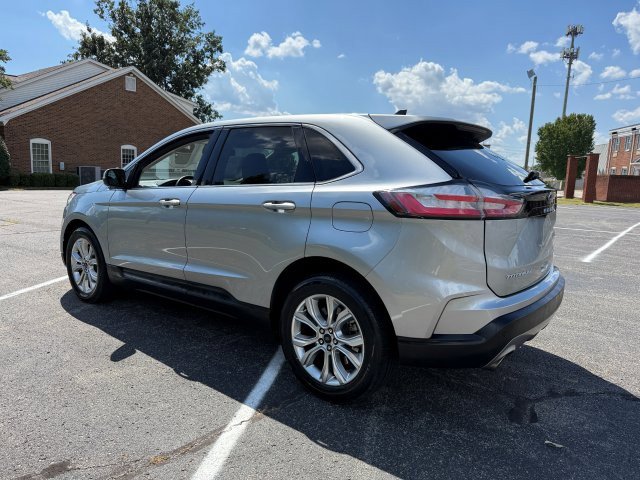 2024 Ford Edge Titanium photo 2