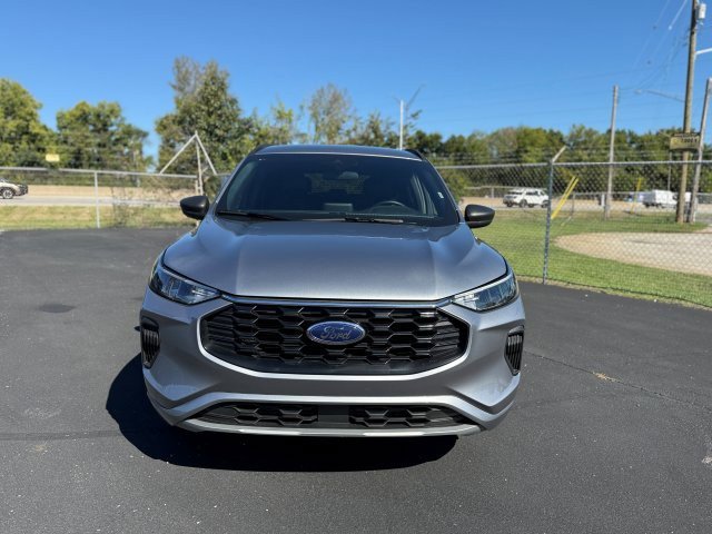 2024 Ford Escape ST-Line photo 2