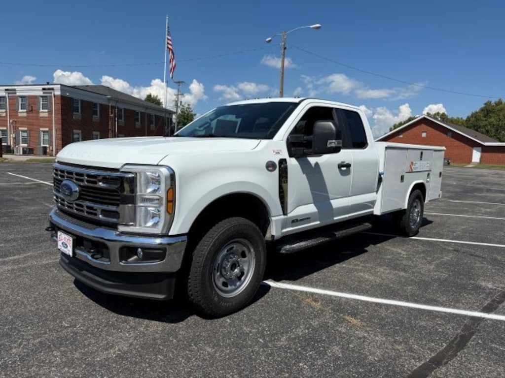 New 2025 Ford F350 SC CHAS 4X4 XL 168WB W/SERVICE BODY TRUCK