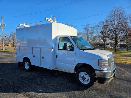 2024 Ford E350 SD COMM CUTAWAY W/ALUMINUM ENCLOSED BODY VAN