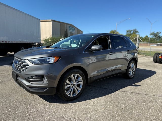 2024 Ford Edge Titanium photo 3