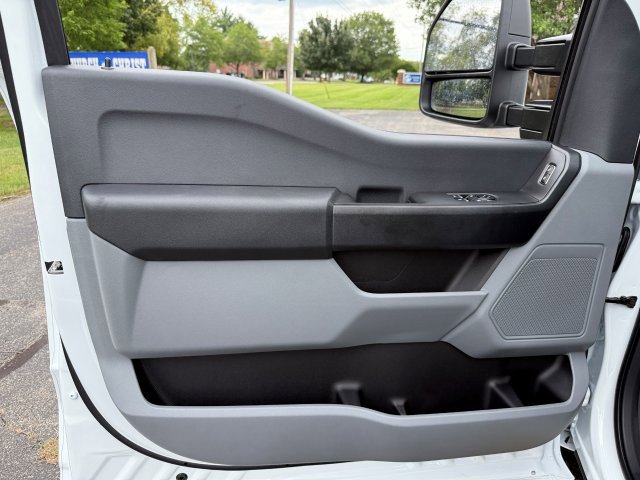 2026 Ford F-350 Super Duty XL - Photo 10