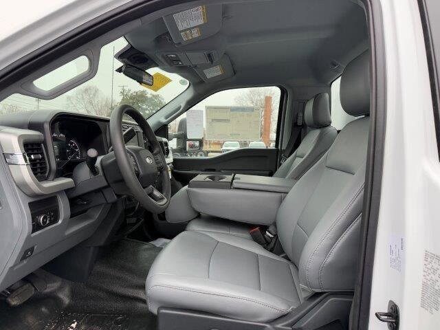2024 Ford F-450 Super Duty Chassis Cab XL - Photo 18