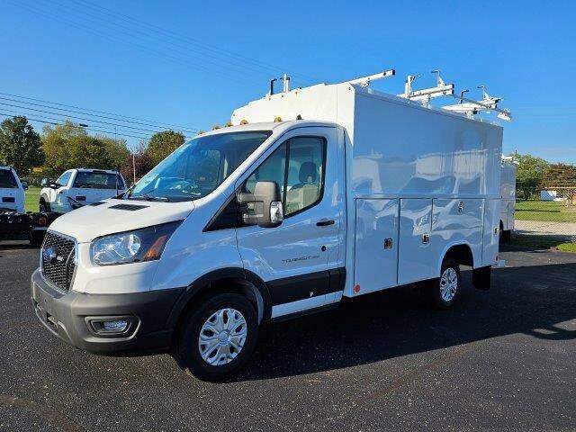 2024 Ford Transit Cutaway photo 4