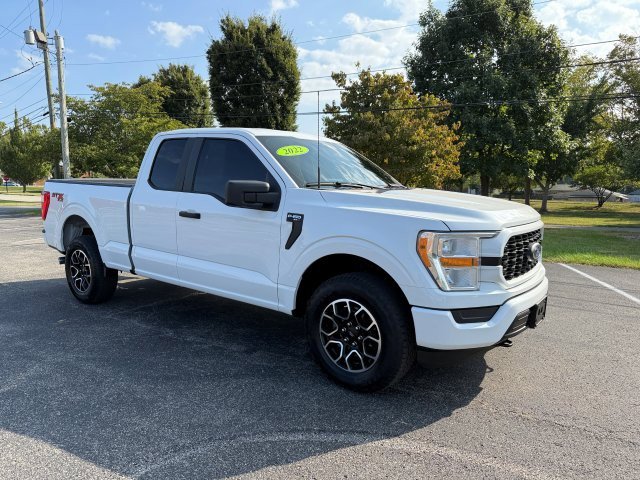 2022 Ford F-150 XL's photo