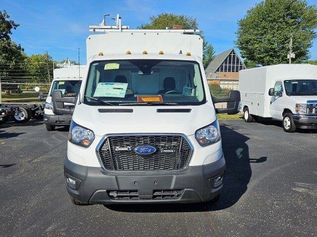 2024 Ford Transit Cutaway photo 3