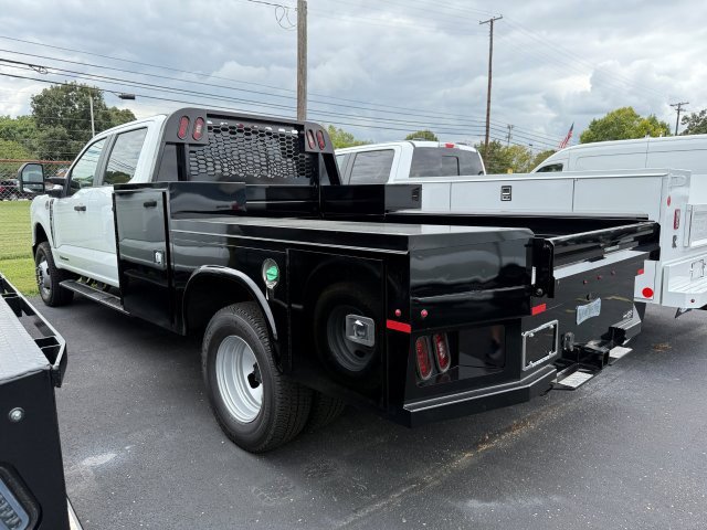 2025 Ford F-350 photo 4