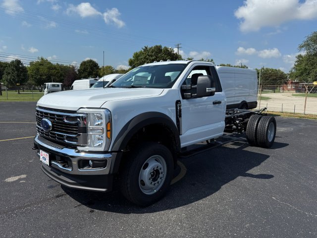 2025 Ford F-600 photo 3