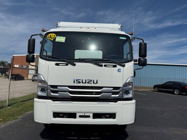 2025 Isuzu FTR photo 2