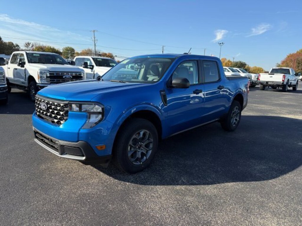 New 2025 Ford Maverick CREW XLT AWD TRUCK