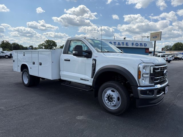 2025 Ford F-450 Super Duty Chassis Cab XL's photo