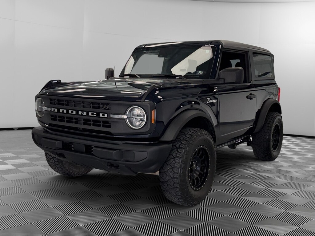 2021 Ford Bronco Base photo 3