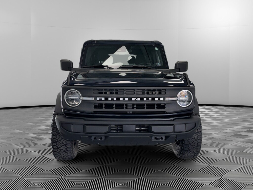 2021 Ford Bronco Base photo 2
