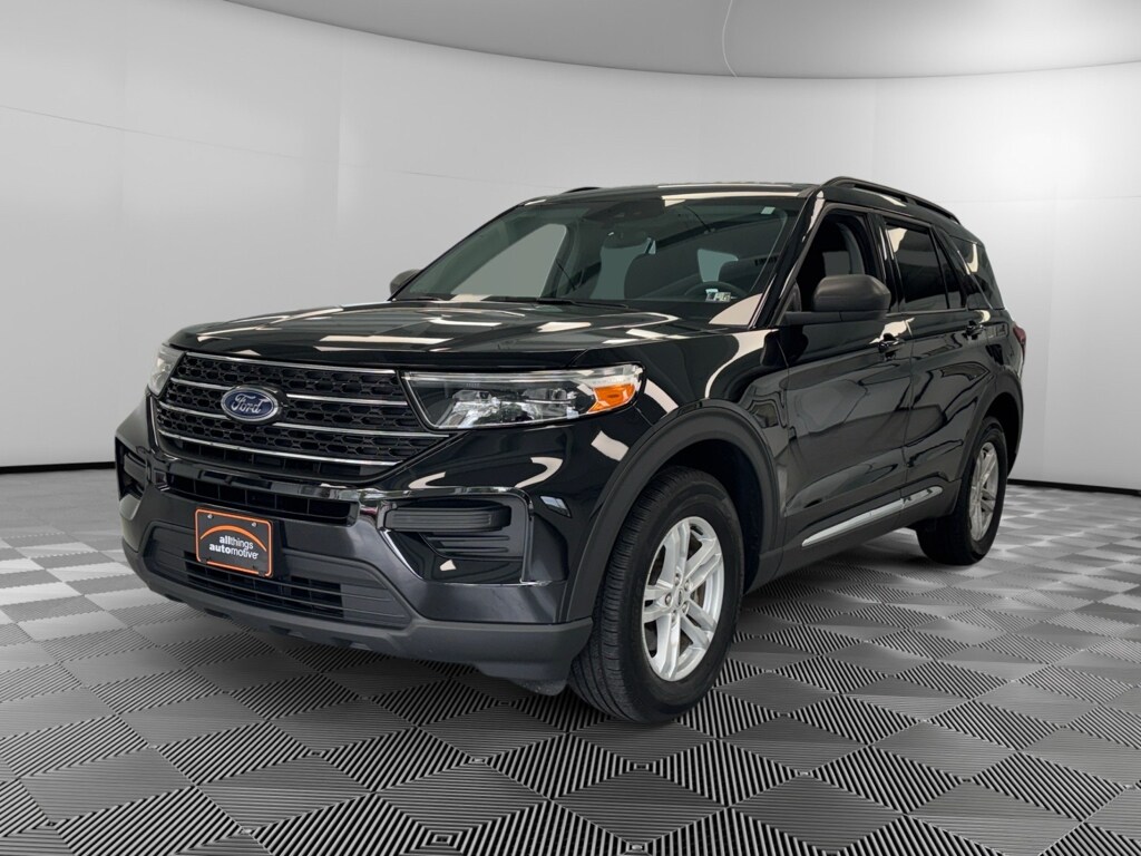 2024 Ford Explorer XLT photo 2
