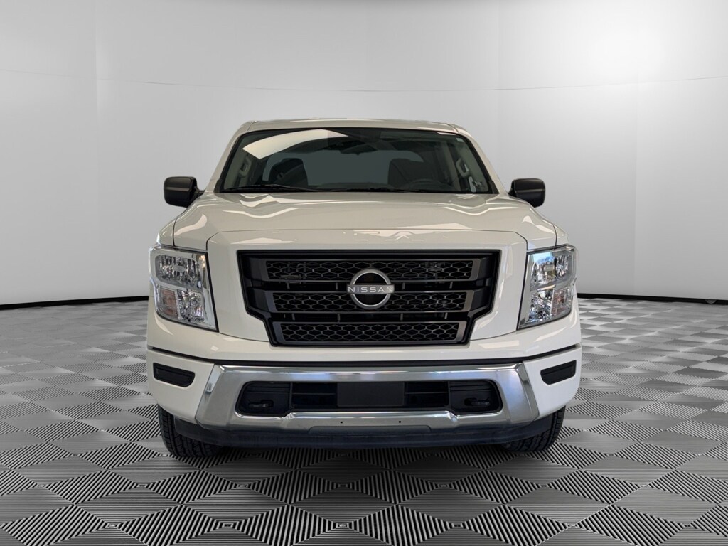 Used 2024 Nissan Titan SV Truck Crew Cab
