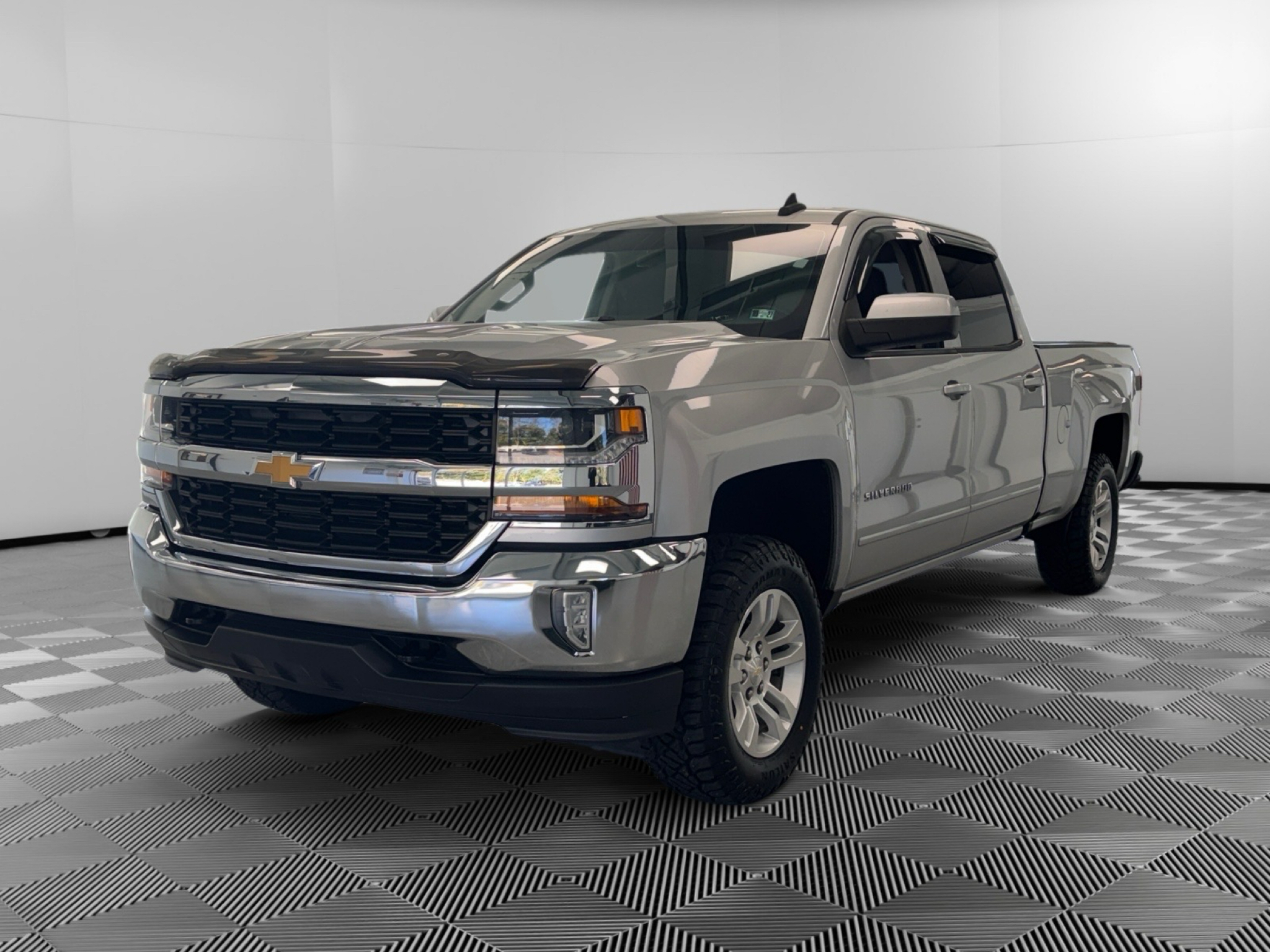 Used 2017 Chevrolet Silverado 1500 LT w/1LT Truck Crew Cab