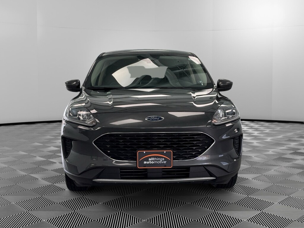 2020 Ford Escape SE photo 2