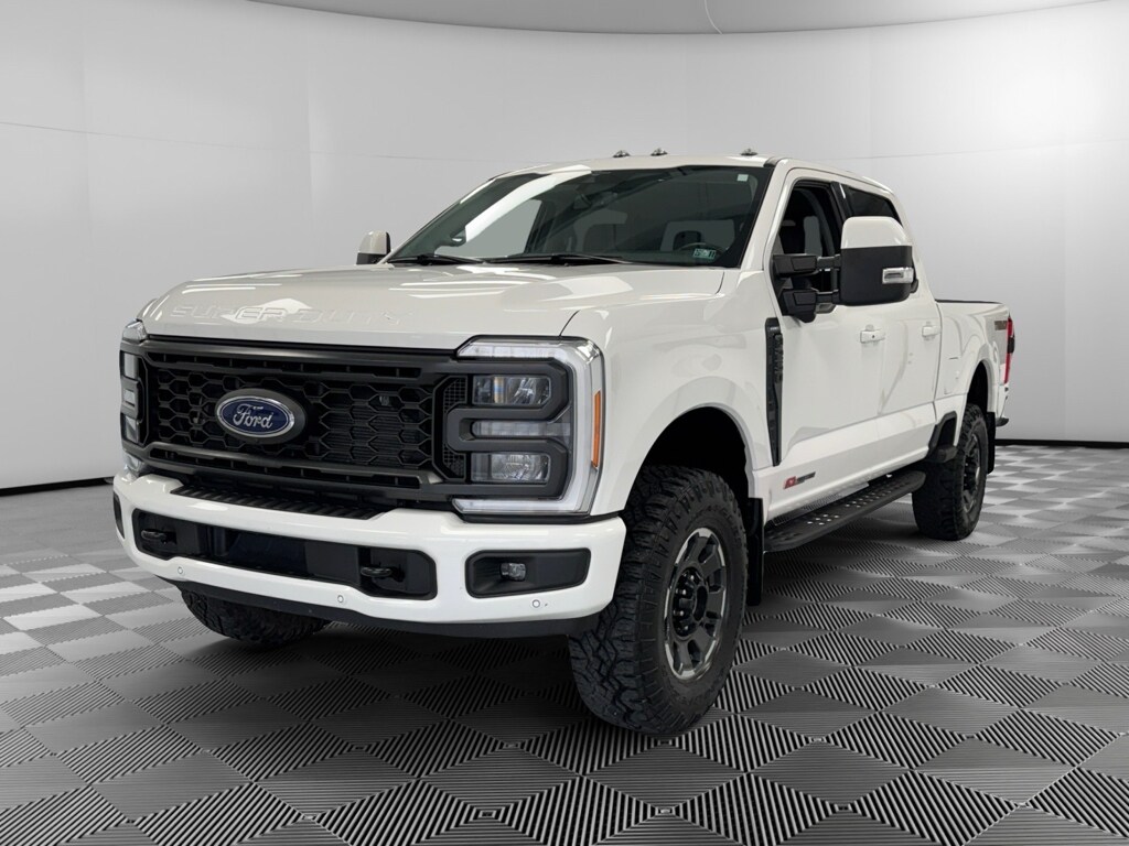 2023 Ford F-250 Lariat photo 2