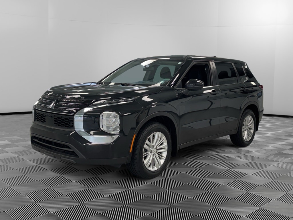 Used 2023 Mitsubishi Outlander ES SUV
