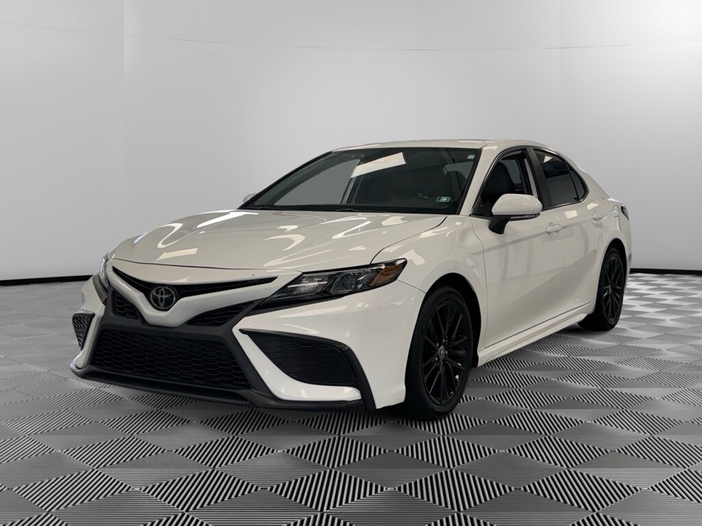 Used 2023 Toyota Camry SE Sedan