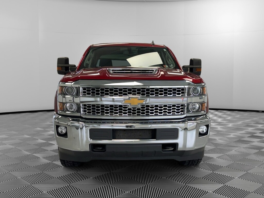 2019 Chevrolet Silverado 2500HD LT photo 2