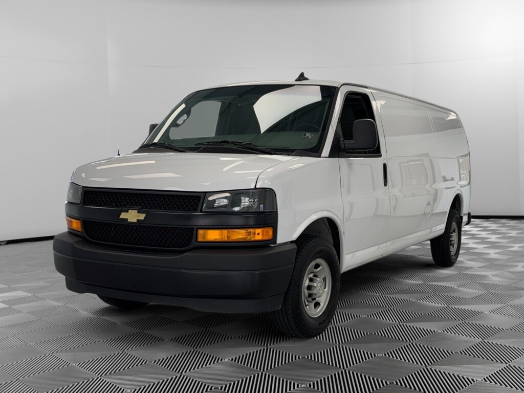 2023 Chevrolet Express 2500 Work Cargo Van photo 2