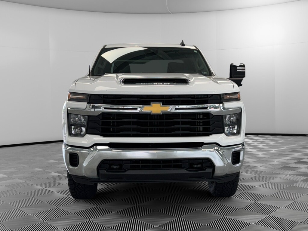 2024 Chevrolet Silverado 2500HD LT photo 3