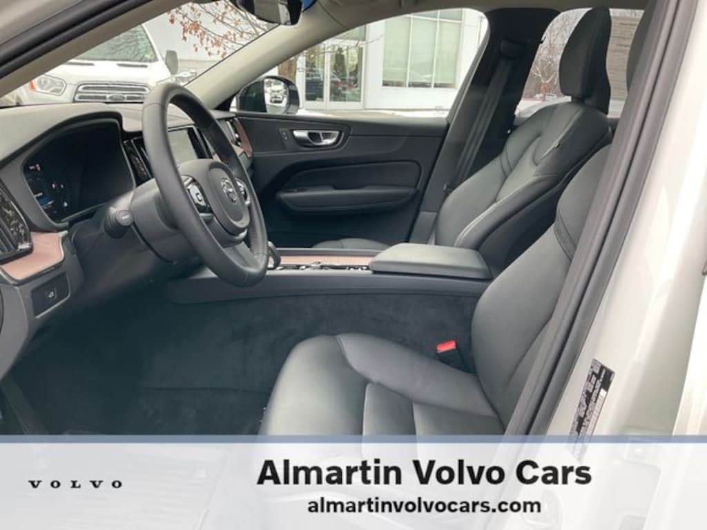 Used 2023 Volvo XC60 B5 AWD Plus Dark SUV