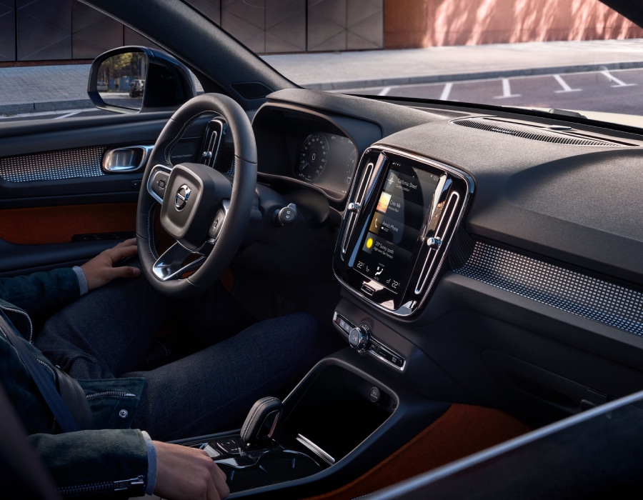 Volvo XC40 interior front seats