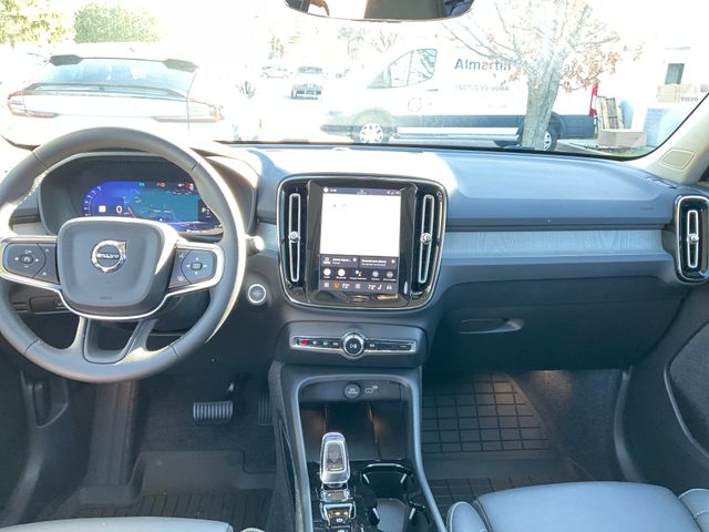 2026 Volvo XC40 Ultra - Photo 18
