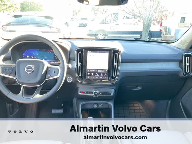 2026 Volvo XC40 Ultra - Photo 18