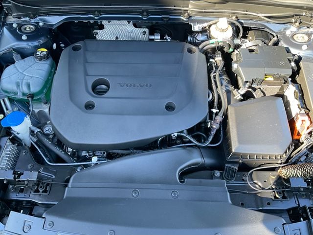 2026 Volvo XC40 Ultra - Photo 17