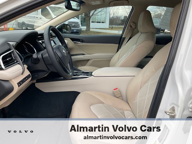 Used 2018 Toyota Camry XLE with VIN 4T1B11HK4JU055588 for sale in Shelburne, VT