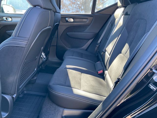 2026 Volvo XC40 Ultra Black Edition - Photo 10