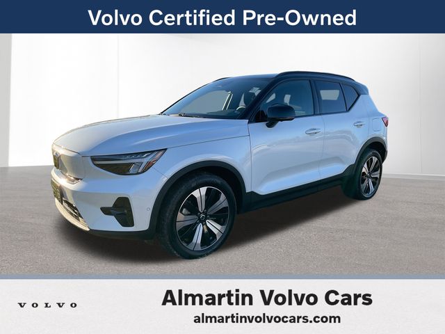 2023 Volvo XC40 Plus's photo