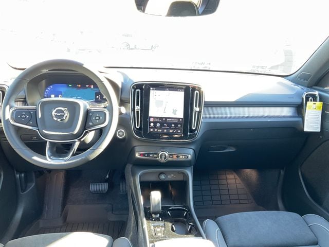 2026 Volvo XC40 Ultra Black Edition - Photo 18