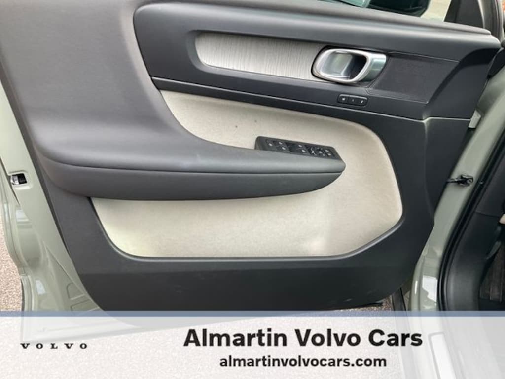 Certified 2023 Volvo XC40 B5 AWD Plus Dark SUV