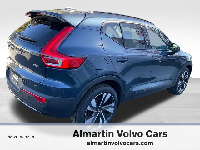 2026 Volvo XC40 Ultra - Photo 13